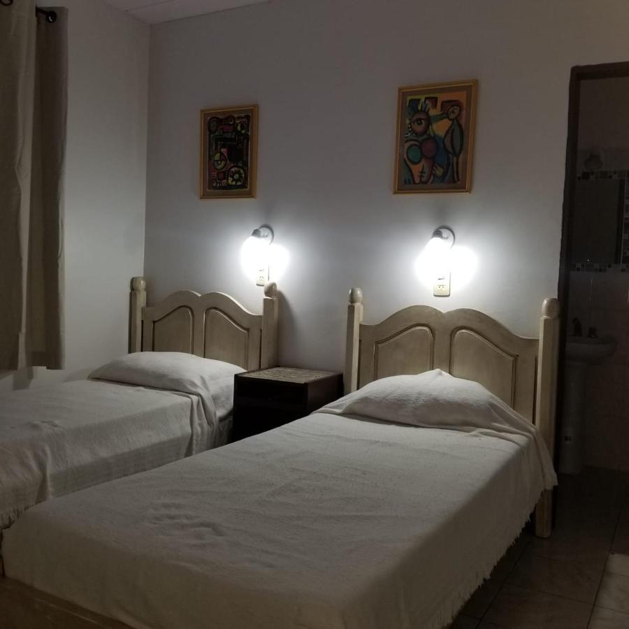 פוארטו איגואסו Hotel Mola מראה חיצוני תמונה