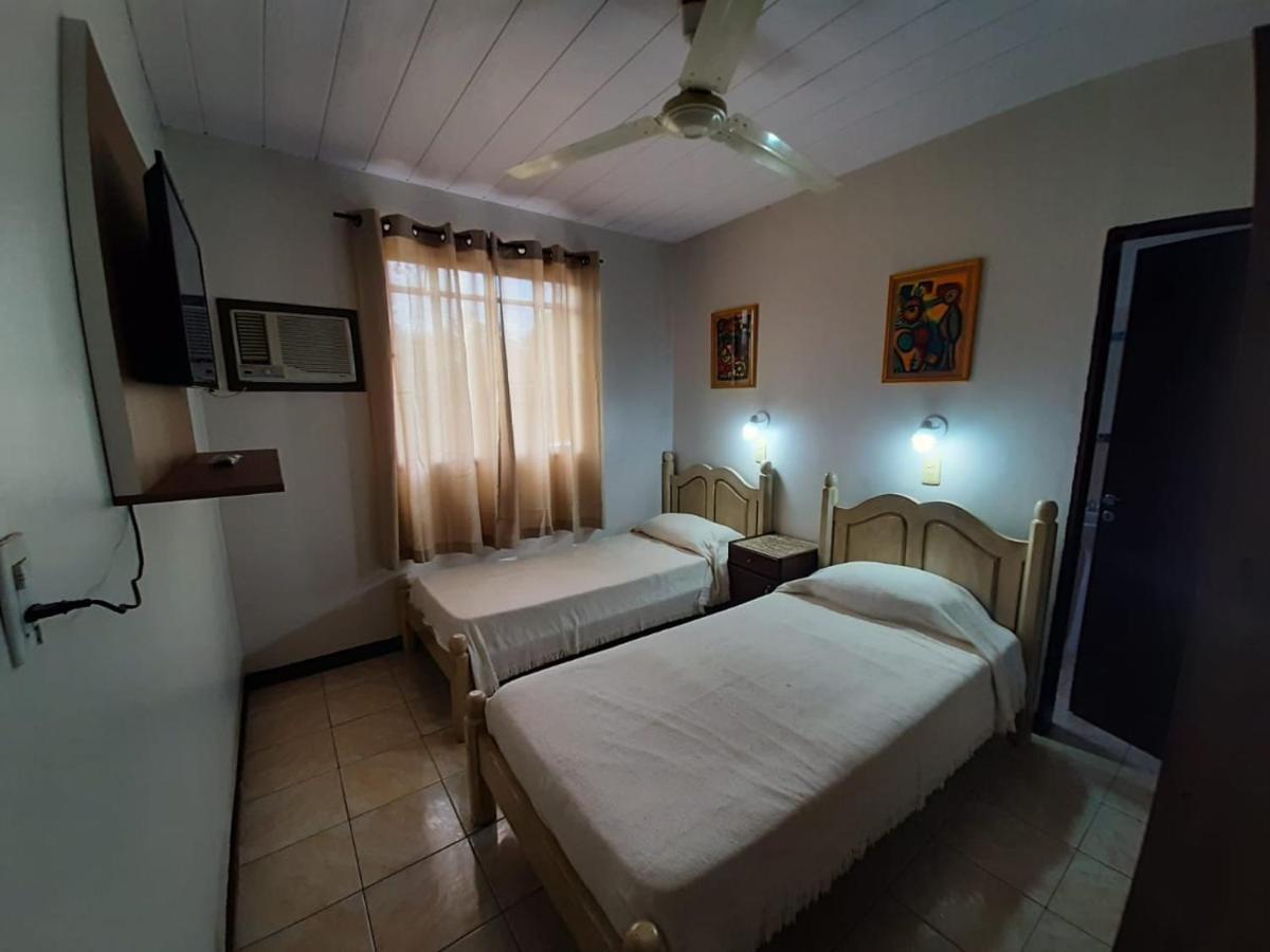 פוארטו איגואסו Hotel Mola מראה חיצוני תמונה